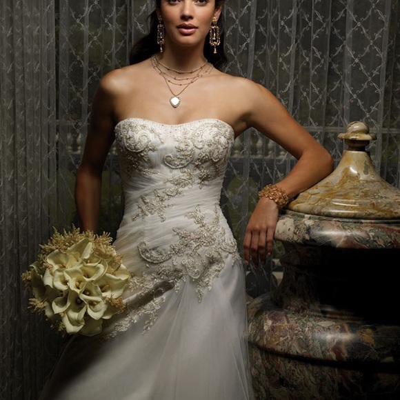 Wedding Dress-Sz 8 - Picture 3 of 4